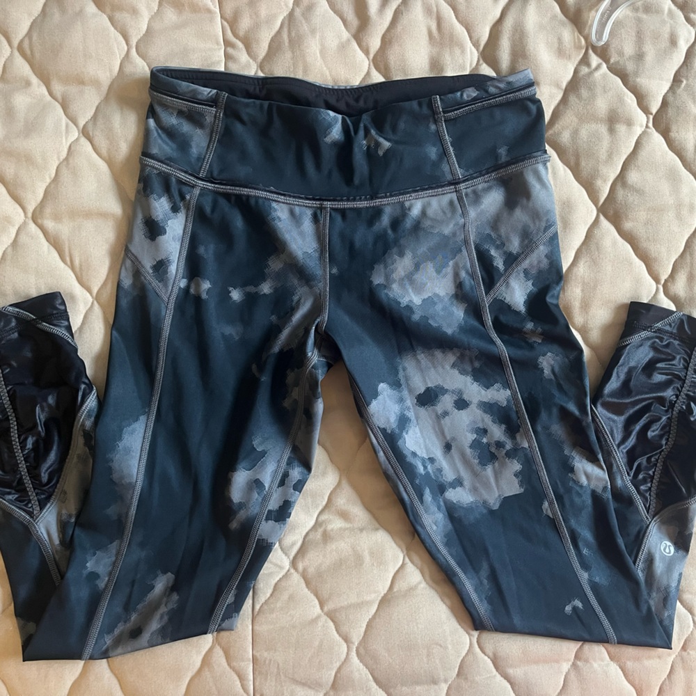 Lululemon leggings size 8